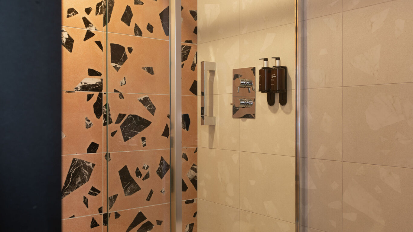 Wren Bathroom 2